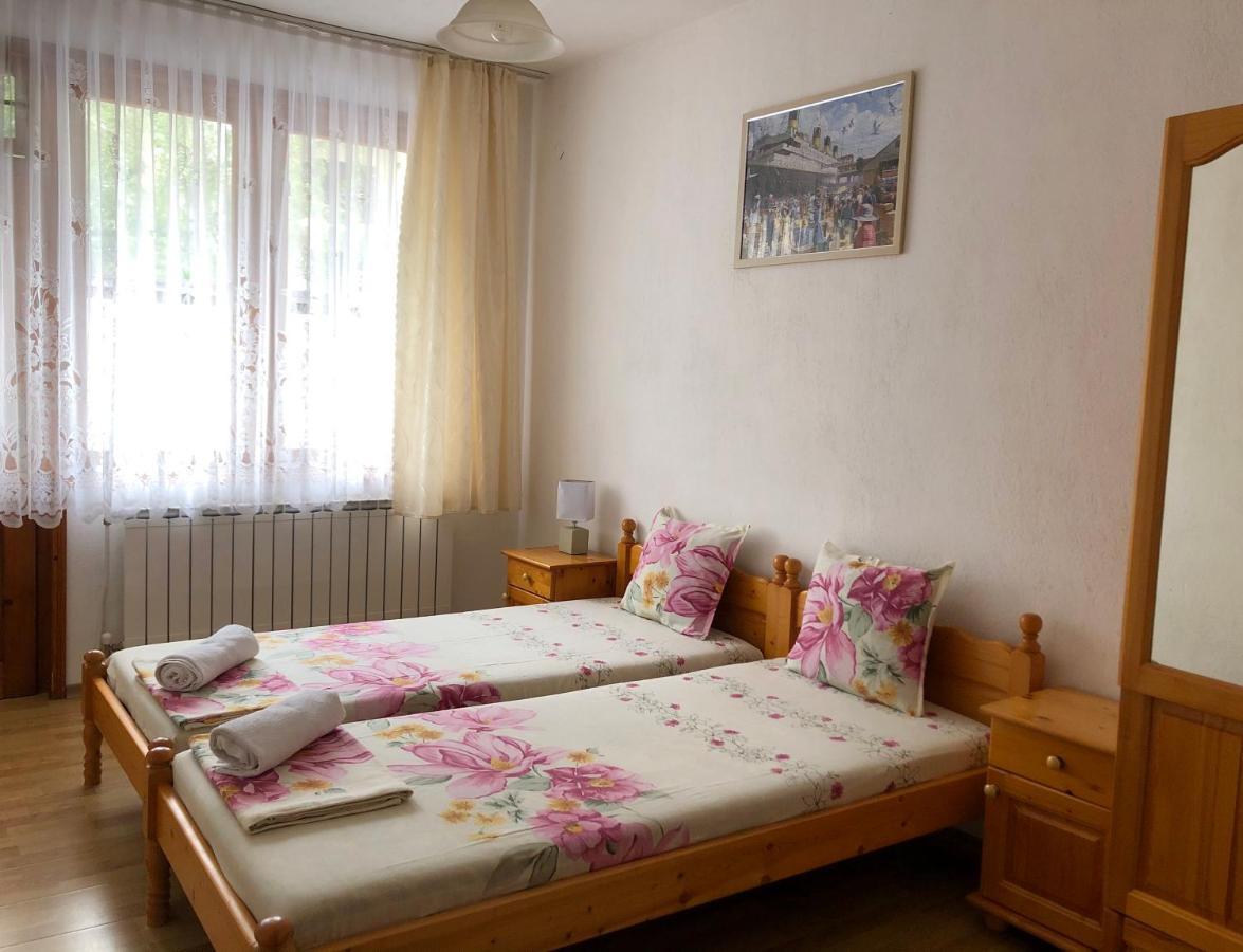 Hotel "Калоянови" Zarewo Exterior foto
